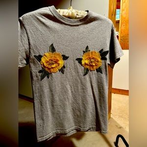 Yellow flower embroidered tee